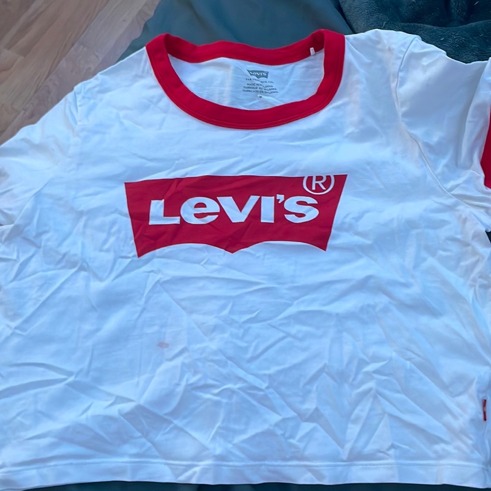 Levi’s crop shirt